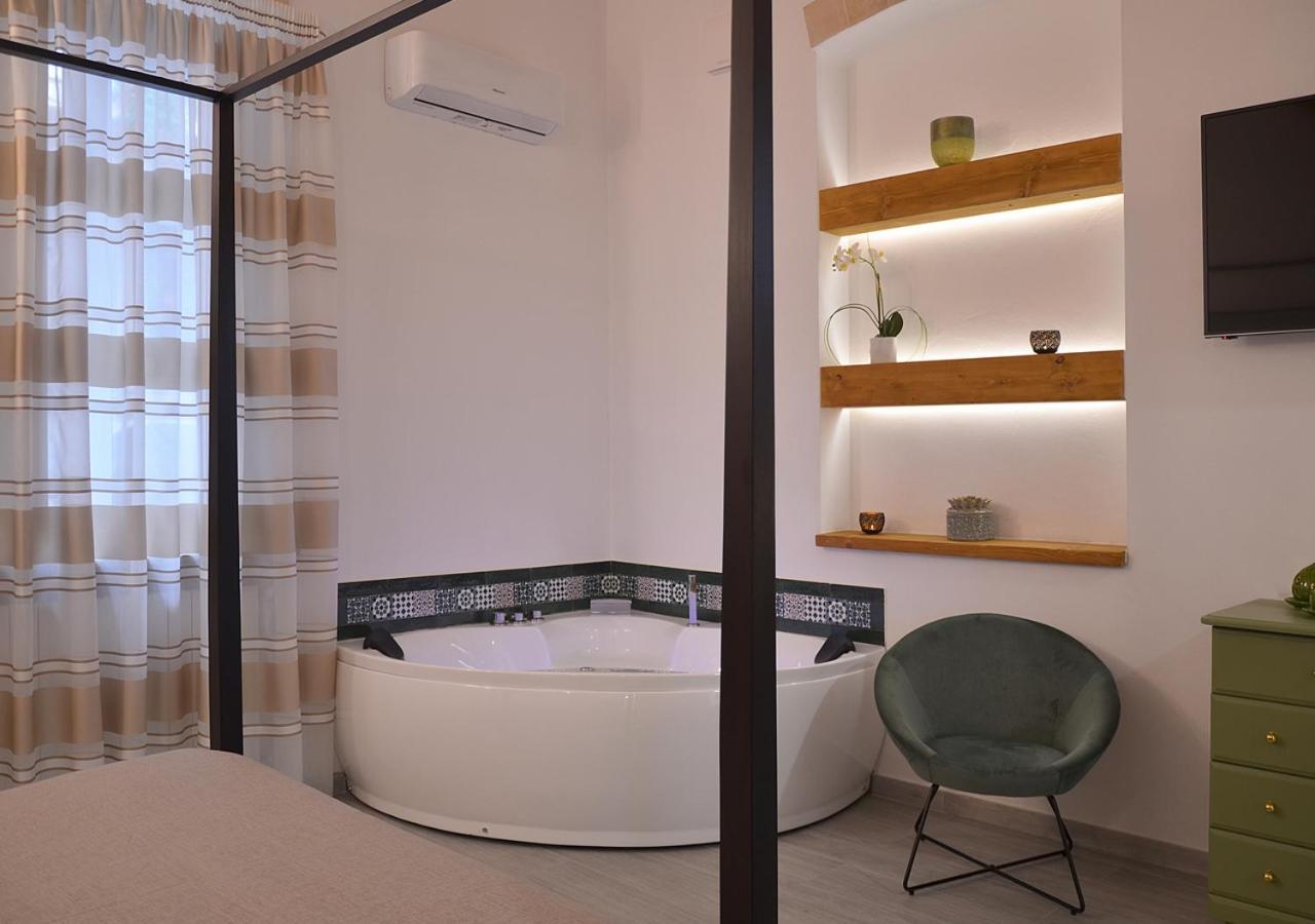 The Court Suites & Spa Таранто Экстерьер фото